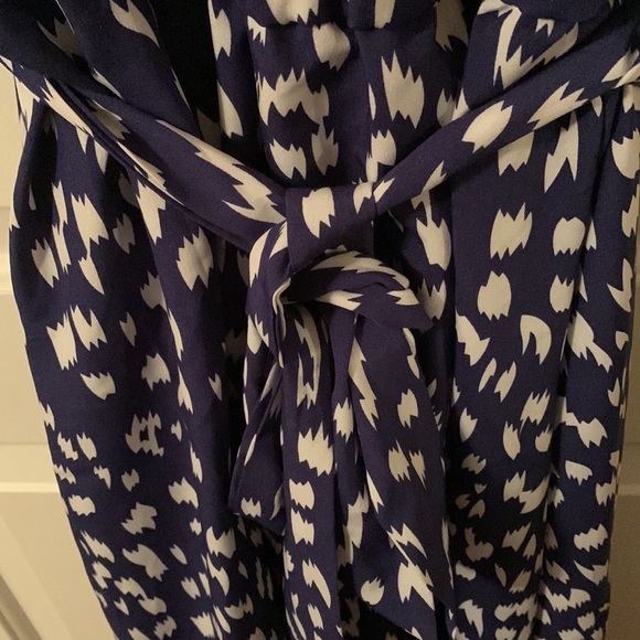 EUC Shein blue & white belted elastic waist v-neck collar with tie dress 4XL - Picture 8 of 13